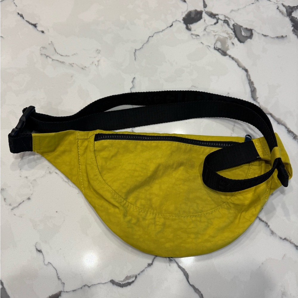 BAGGU Belt Bag in Sour